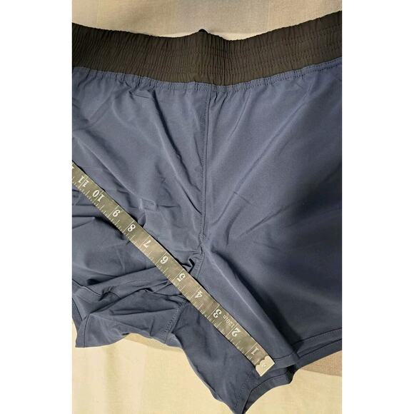 Amazon Essentials Women's 4" Stretch Woven Running Short Size M - Picture 5 of 9